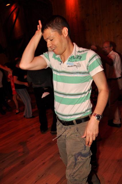 min 2010 05 30 station danse 082